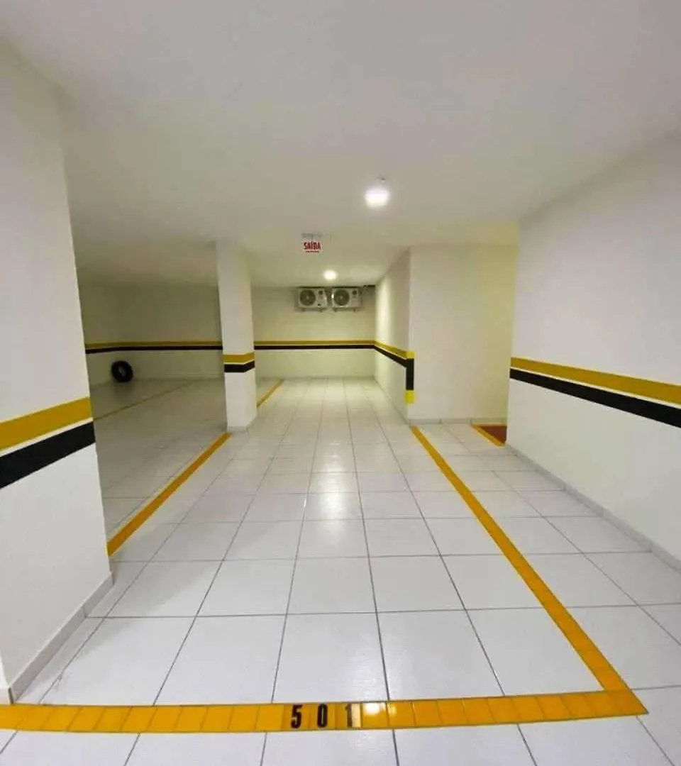 Apto 350 Metros Do Mar Com 2 Garagens E Ar Condicionado Meia Praia Apartmán